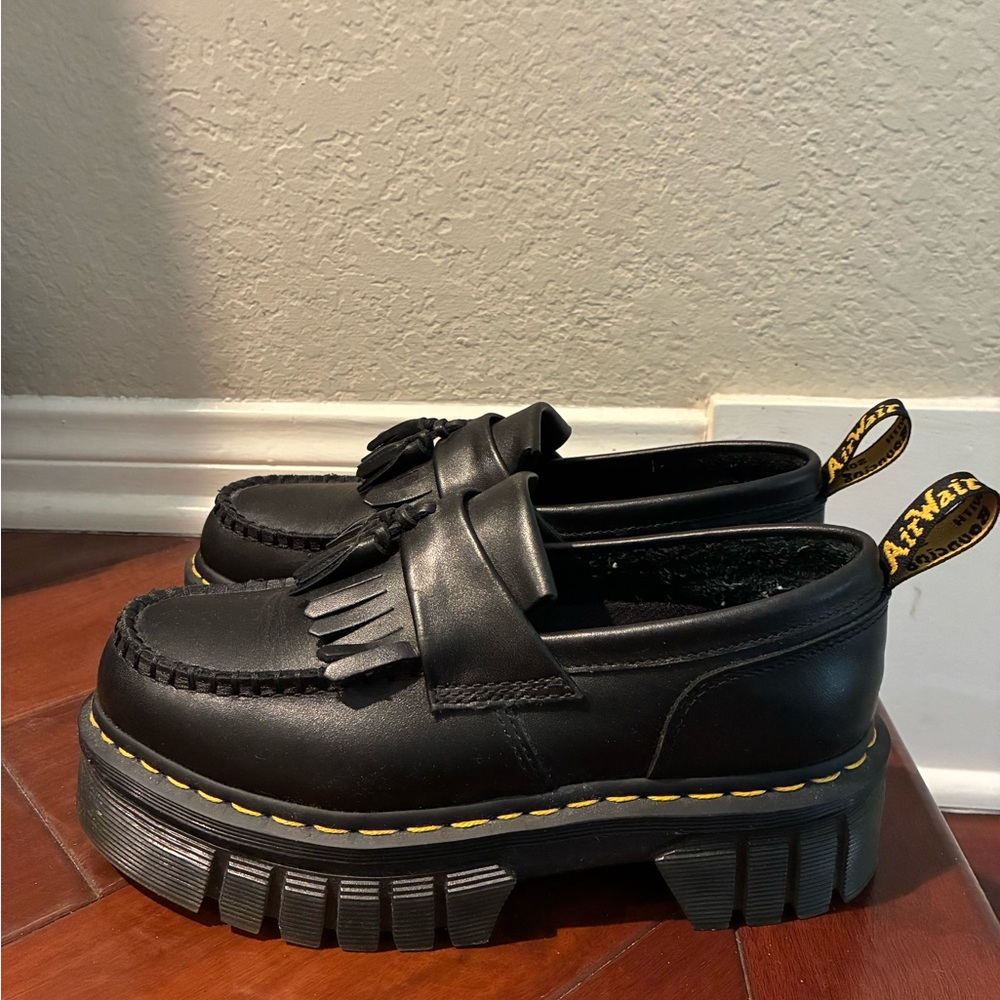 Dr. Marten’s AirWair Adrian Quad Leather Platform black leather Loafers.Size US8 - Picture 7 of 8